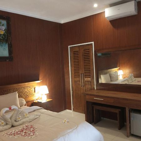 Coral Beach Seaside Gili Trawangan Exterior photo