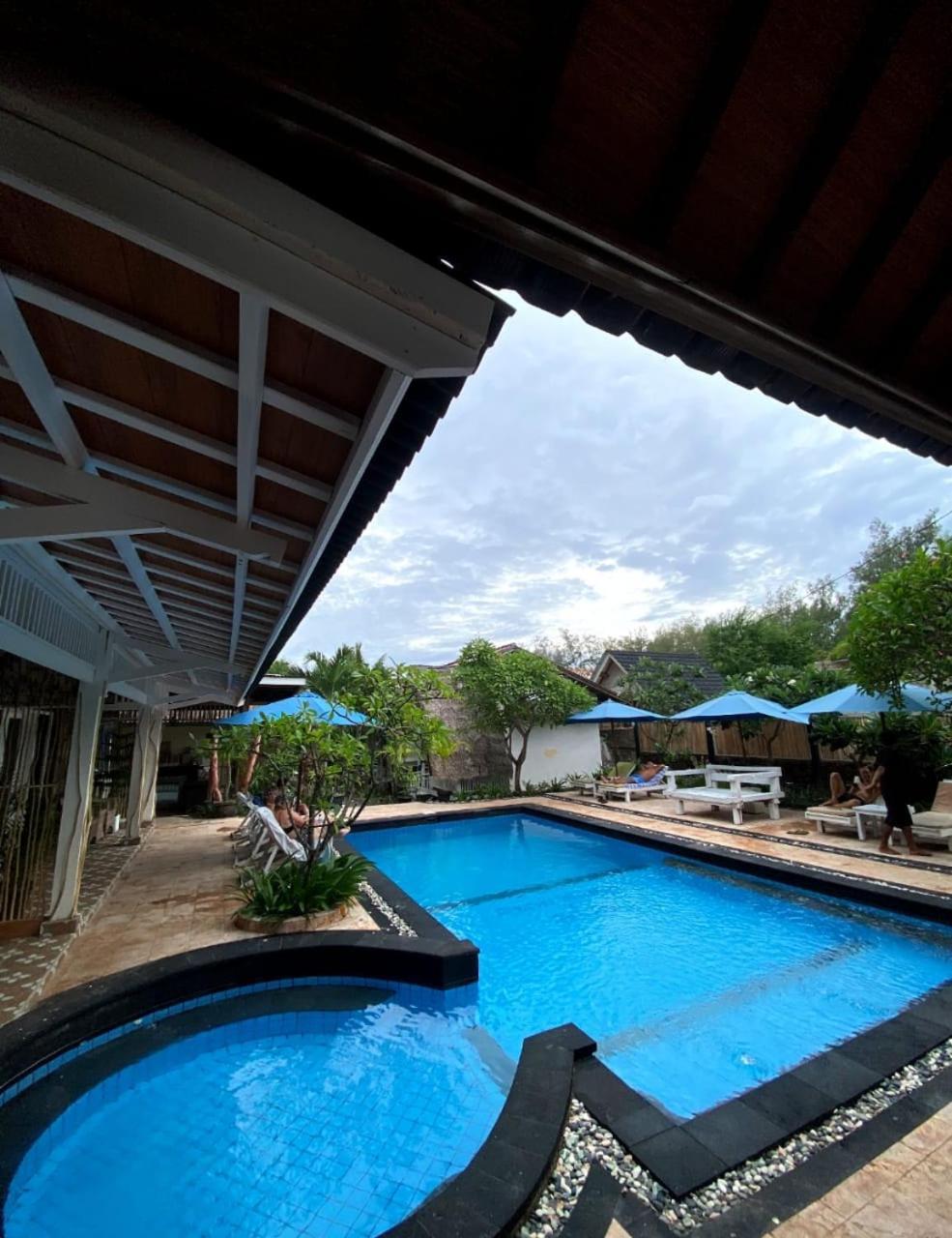 Coral Beach Seaside Gili Trawangan Exterior photo